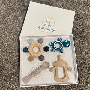 Gandikids baby teething gift set NIB